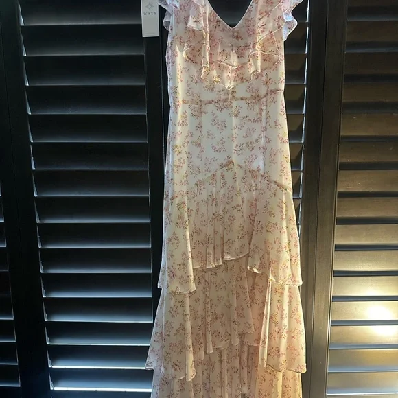 NWT. Floral WAYF Dress. Excellent condition. - Picture 11 of 11